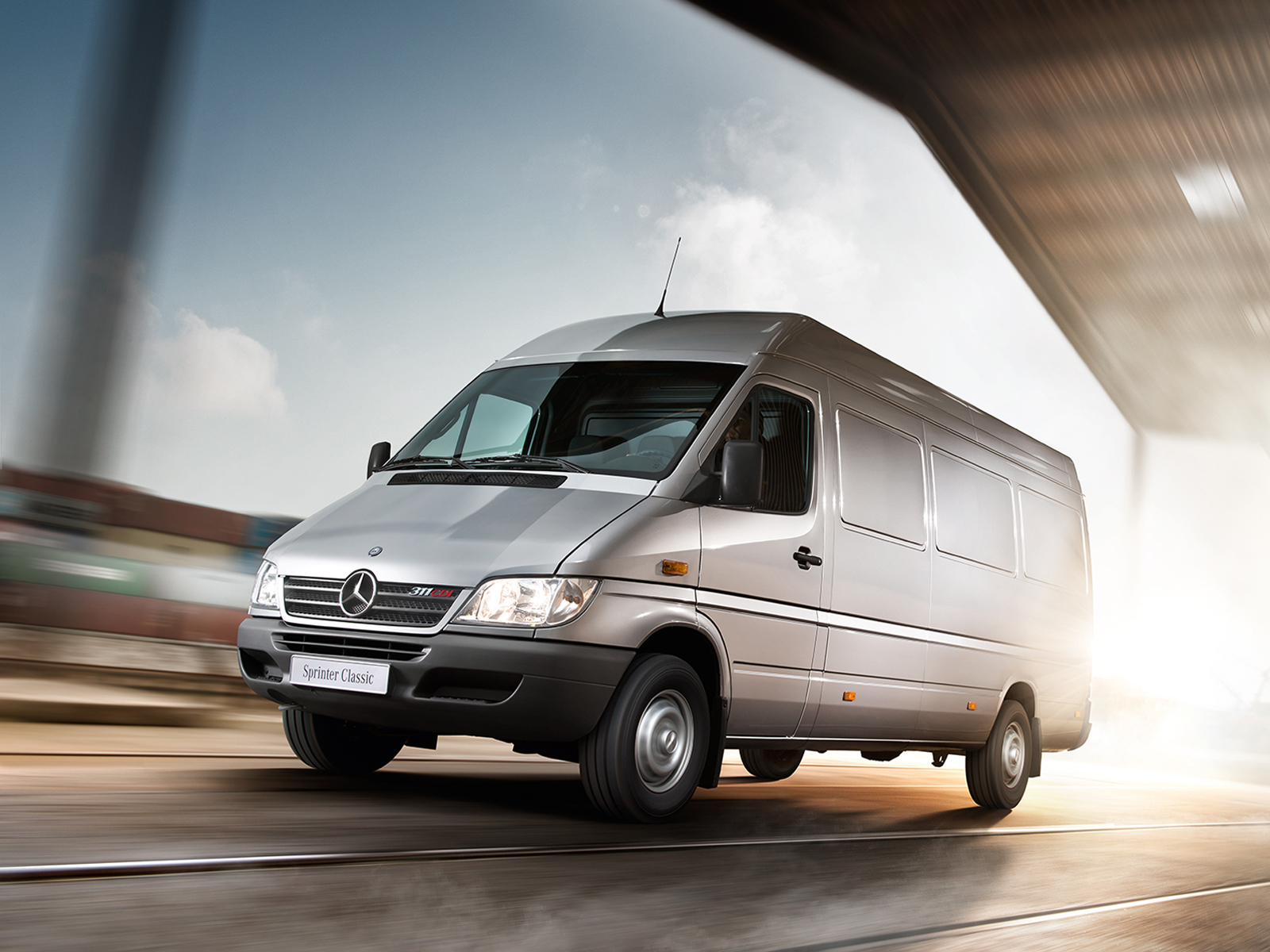 Комплектация Mercedes-Benz Sprinter Classic фургон (Мерседес Бенц Спринтер  Классик фургон) Базовая 311 CDI MT L2. Купить в Богородске. Технические  характеристики и цена